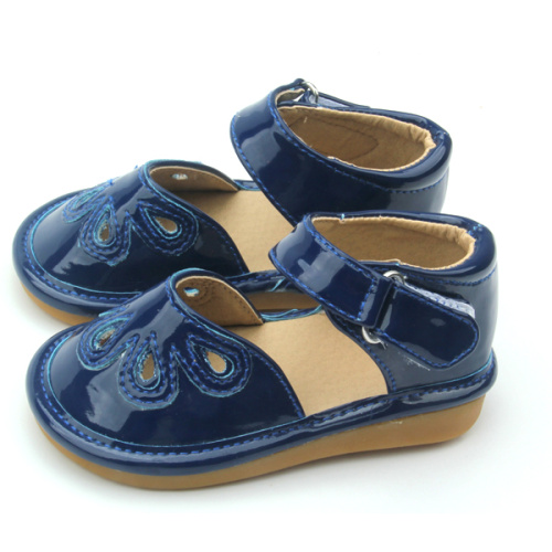 Zapatos pequeños para niños MOQ Zapatos chillones para niños