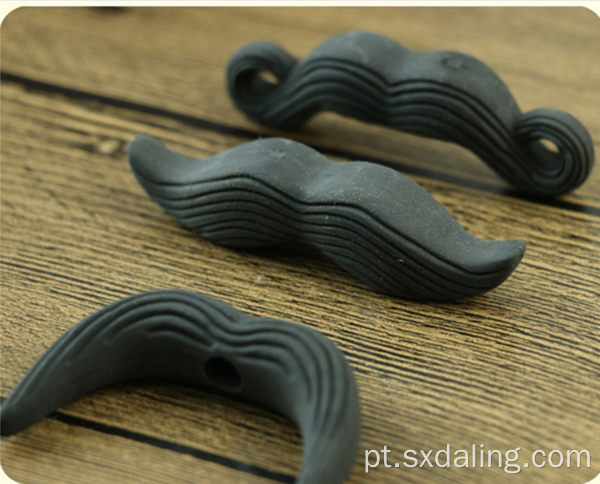 2021 3D Fashion Beard Shaped Eraser