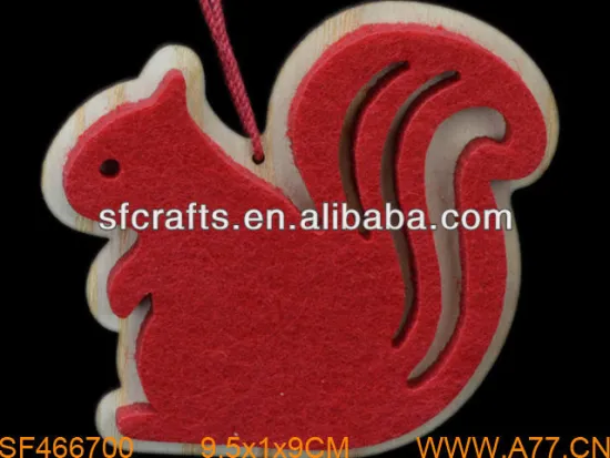 Hotsale Handmade felt& wooden Christmas Squirrel Hanging Ornament Manufacturer