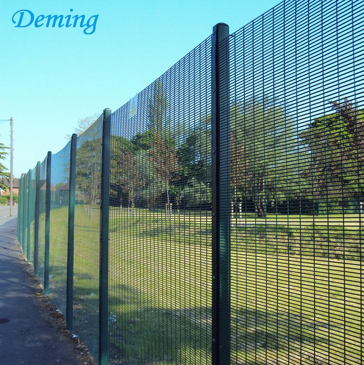 anti climb fencing barbed wire safety airport fence
