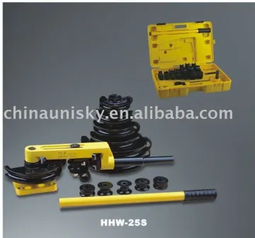 Manual pipe bender