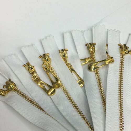 Discounts golden brass zippers for merchandise