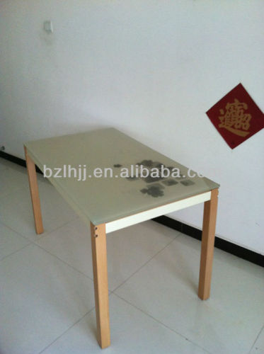 Fashion Design wooden leg dining table