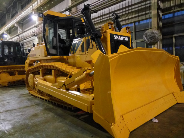 SHANTAUI BULLDOZER Engine Called SD32-C5