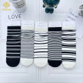 한국 흑백 줄무늬 미드 튜브 양말 파일 양말