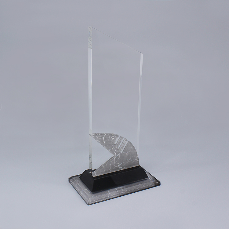 A 1t0114 Custom Crystal Engraved Awards