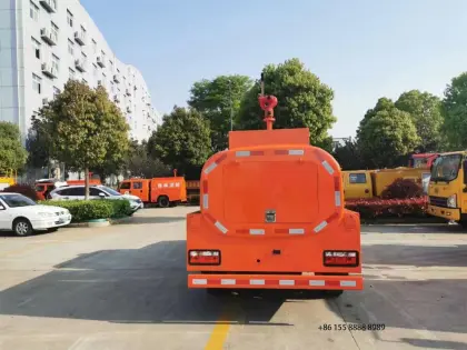 Basic 4x4 double row water fire truck