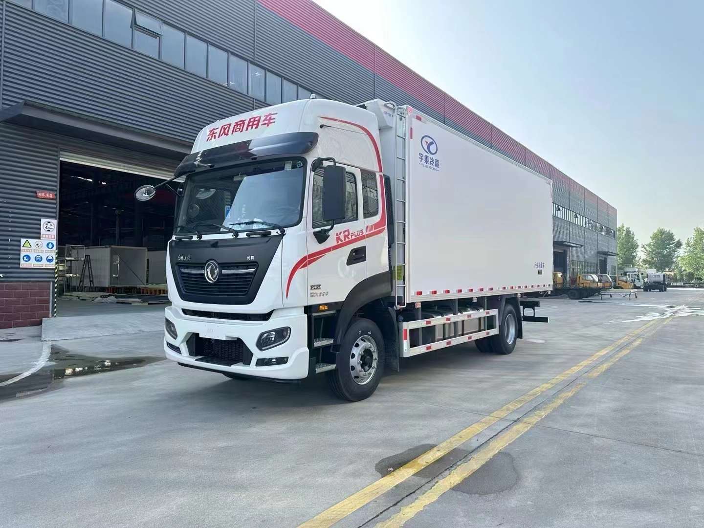 کامیون یخچال دار بزرگ فوکودا برای لجستیک زنجیره سرد