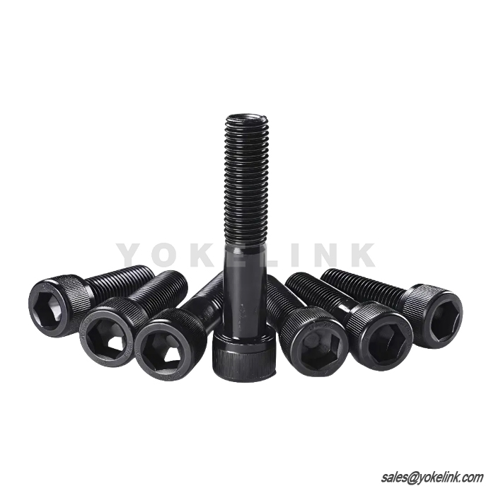 Șurub cu cap cu cap tubular din oțel cu finisaj oxid negru de grad 10.9 DIN 912