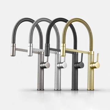 Hot Sale Single Lever Deck Mounted Pull Out Sprayer Luxury Gold Kitchen Sink Faucet