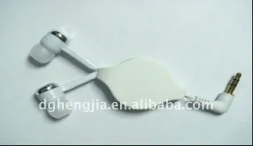 Retractable in-ear earphone