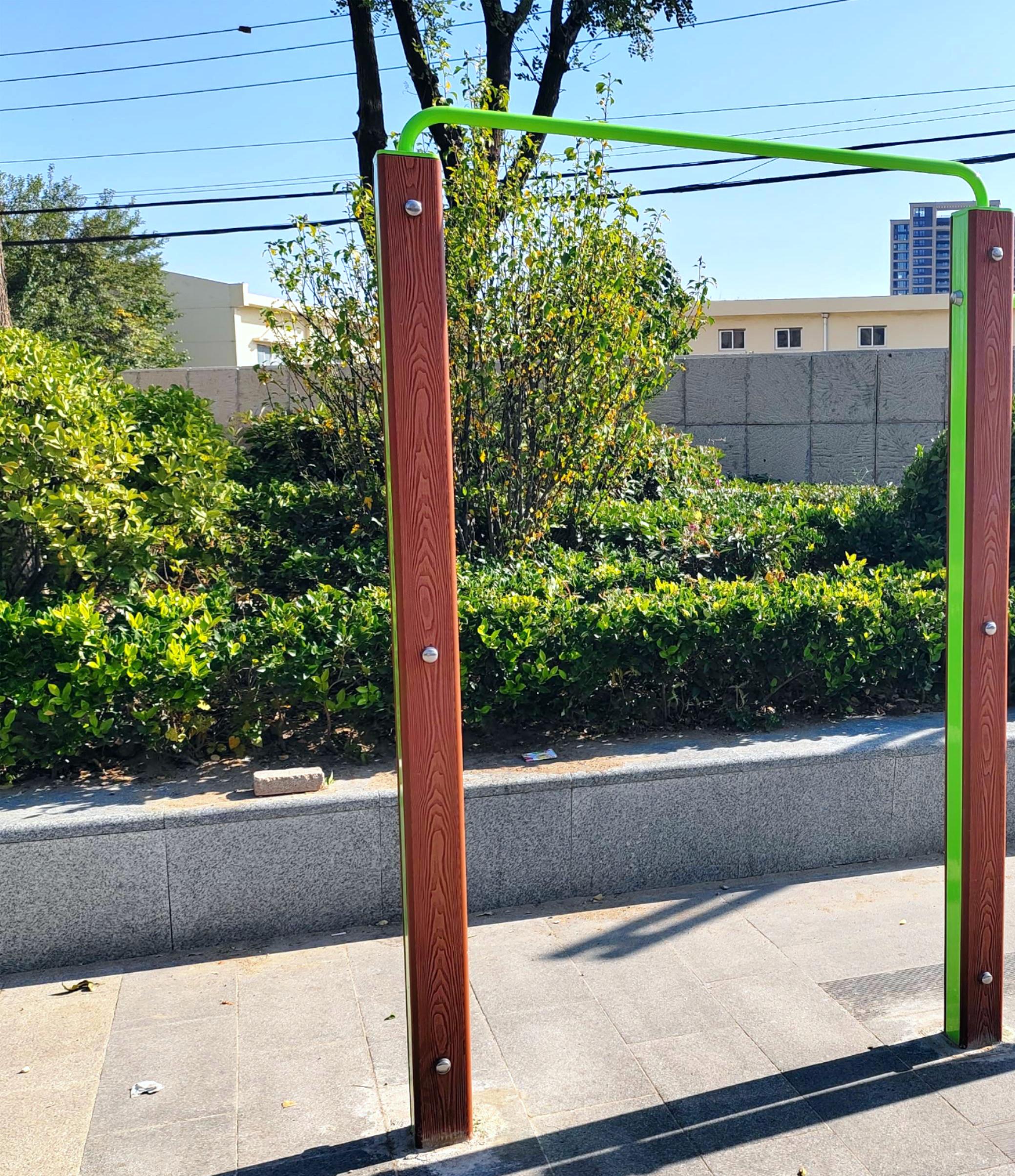 Outdoor fitness equipment