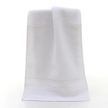 Serviette absorbante en coton brodée personnalisée