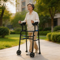 مشاية قابلة للطي بتصميم مانع للانزلاق لكبار السن