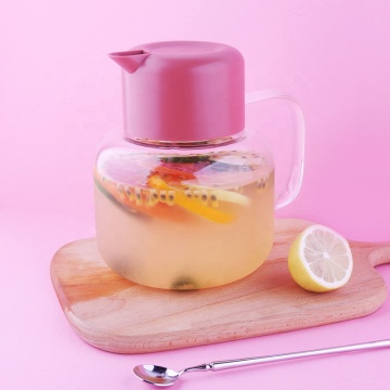 Szklany dzbanek na wodę o pojemności 1,5 l
