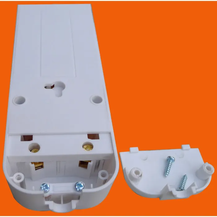 3 Soket dengan Switch Port USB untuk Eropa