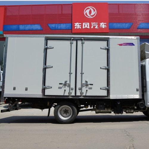 Dongfeng รถบรรทุกขนส่งสินค้าพร้อมกล่องปิดผนึกสินค้า