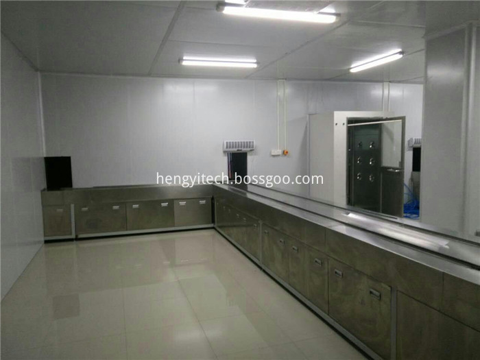 autoamtic spray painting line loading