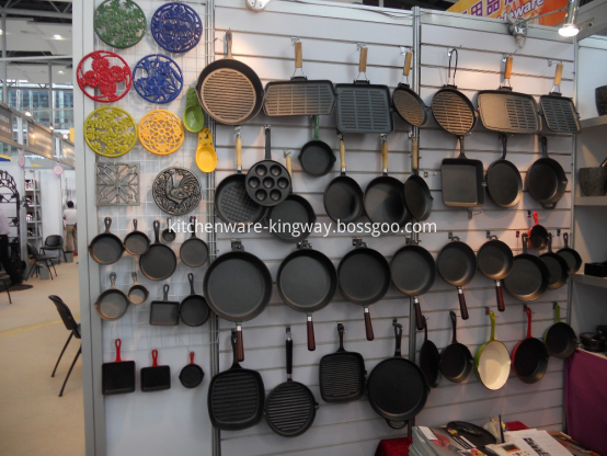 fry pan at fair-1