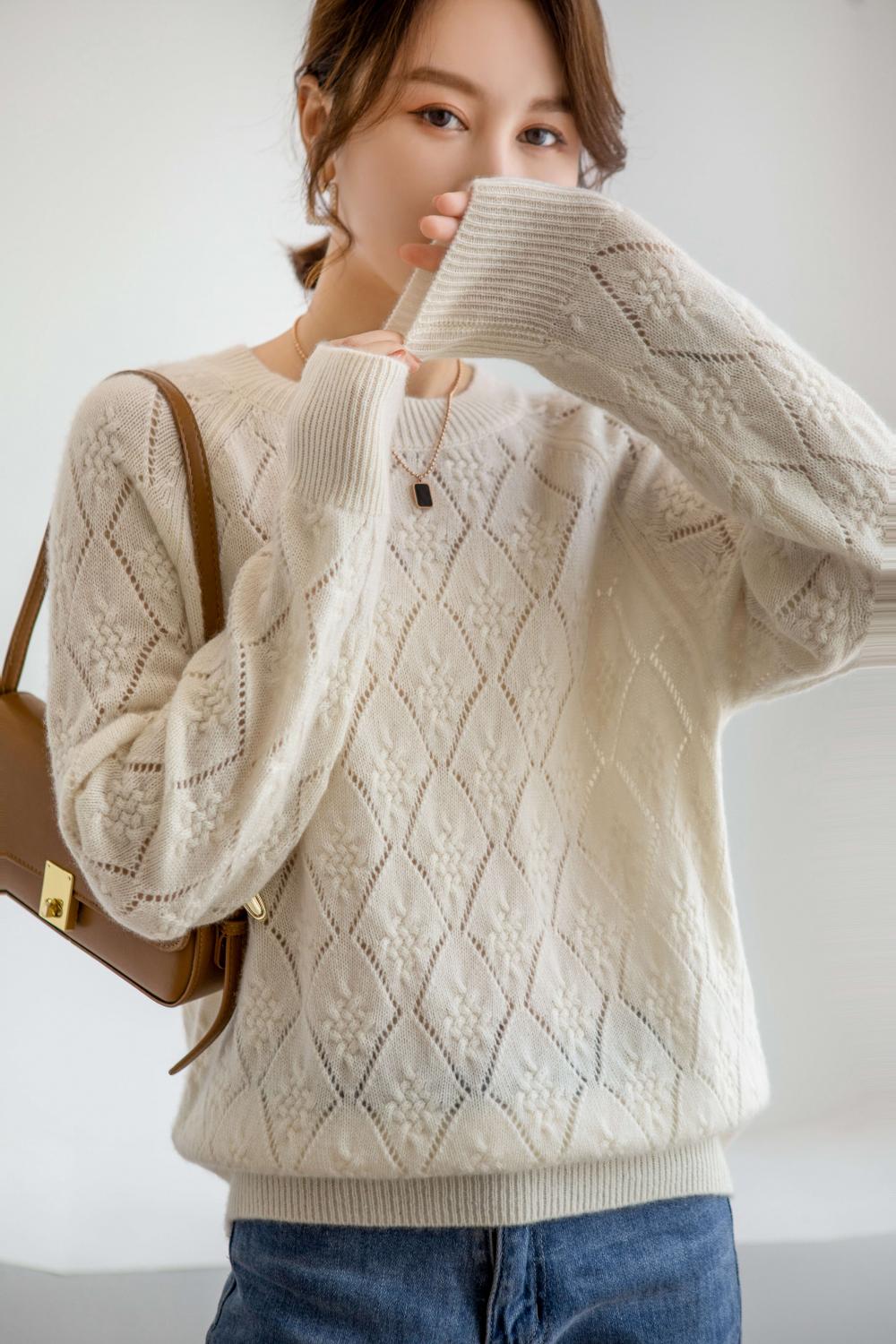 Oversized cashmere jumper with round neck