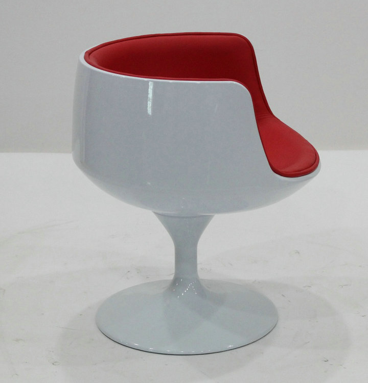 Fibreglass cup chair