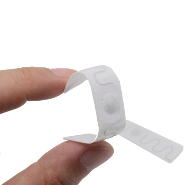 Etiquetas de lavandería UHF RFID para la gestión de prendas y ropa: soluciones lavables con frascos de tela