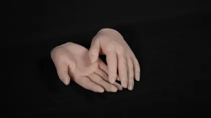 Manicure Practice Prosthetic Hand Model Simulation