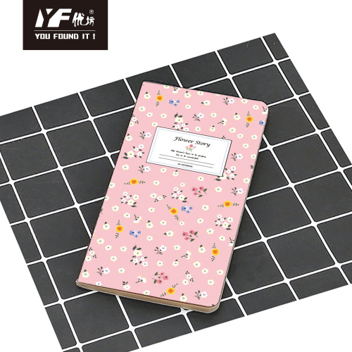 Cahier de couture simple style histoire de fleurs