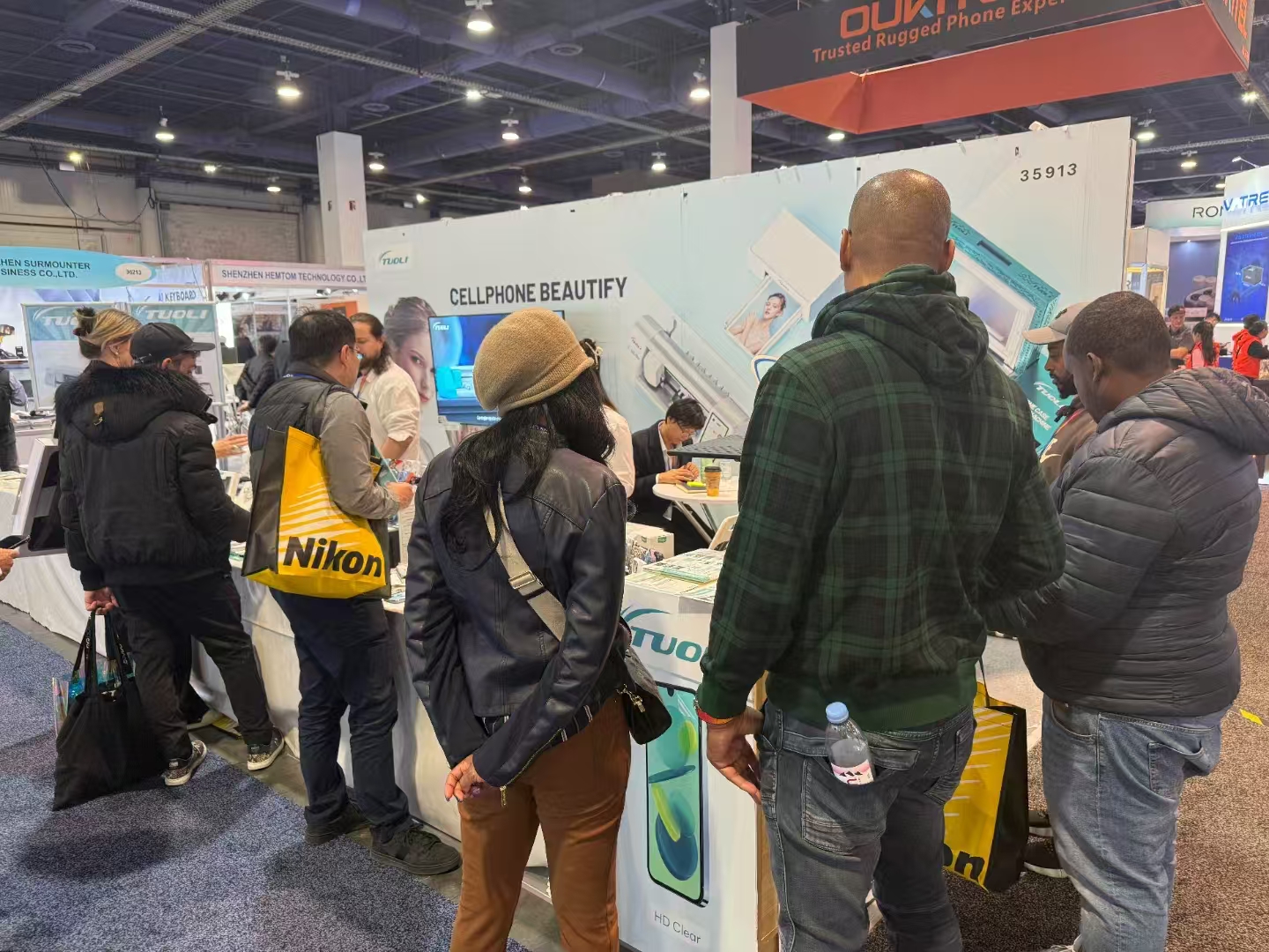 ces exhibition phone cover printing machine