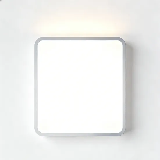 LED ceiling lamp for warm living areas