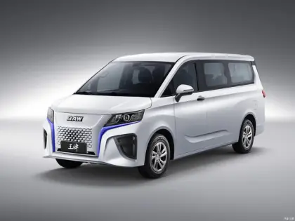 Ruiqi Ace M7 Ev Passenger Car