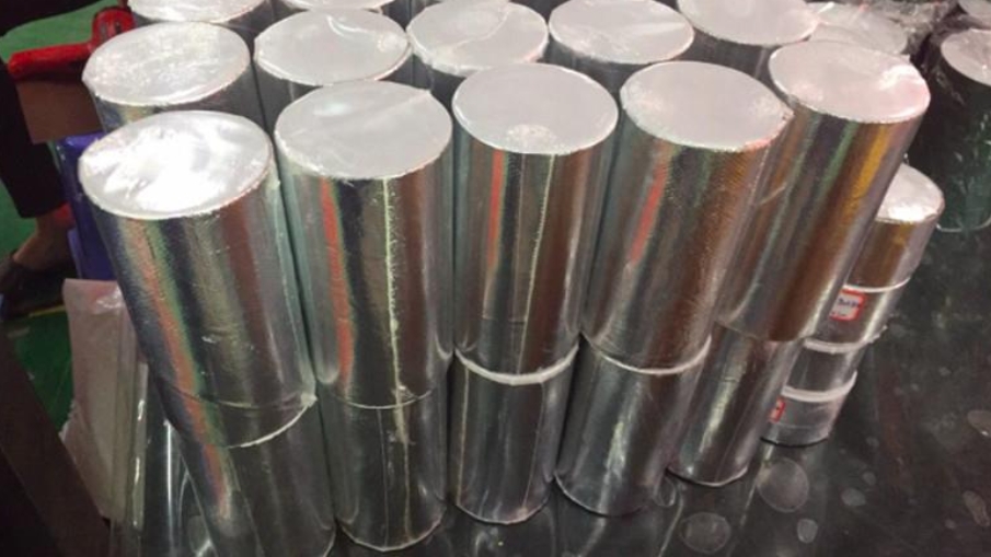 Bandă autoadezivă pentru îmbinări pentru iarbă artificială