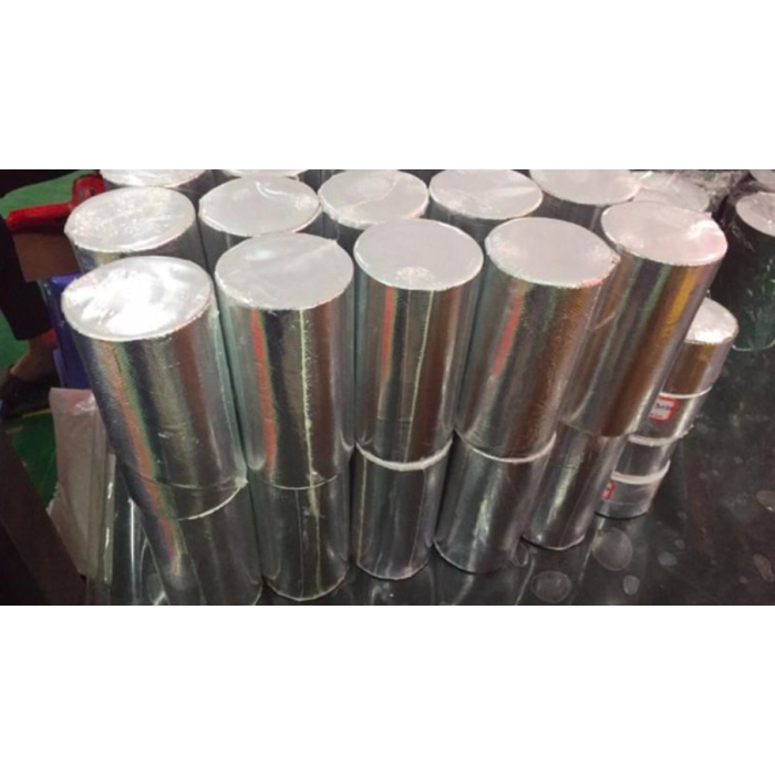 شريط مشترك العشب الاصطناعي لذاته