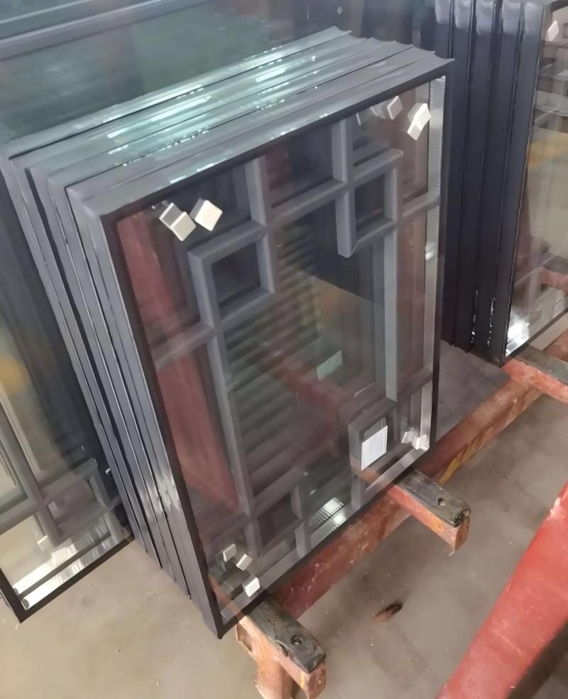 Aluminum spacer insulating glass