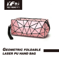 Bolsa de mão de PU rosa laser com desenho geométrico