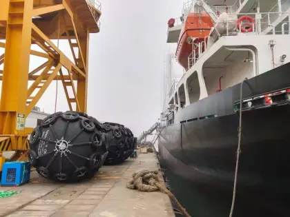 2.5mx5.5m 3.3x6.5m Yokohama pneumatic rubber fender