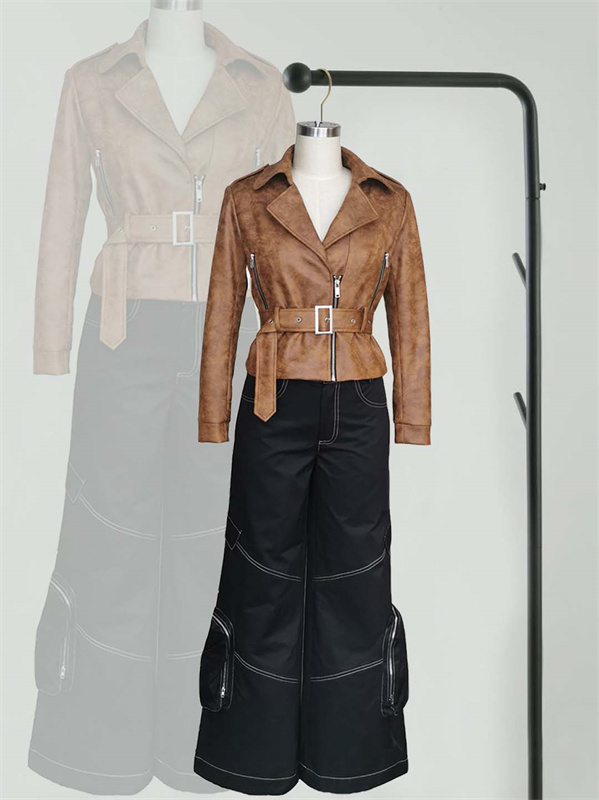 Jaqueta curta de moto-bombardeiro de couro vintage feminino