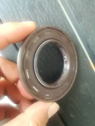 High Pressure Oil Seal SOG 114690 for Hydraulic Motor, 40x70x5/7mm FKM Material