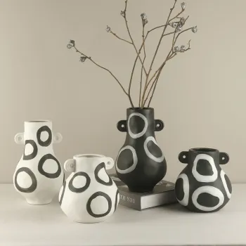 Customizable Handmade Antique Wholesale Ceramic Vases with Classical Paintings