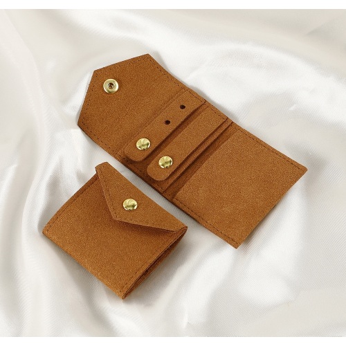 Portable slim jewelry storage pouch with snap button