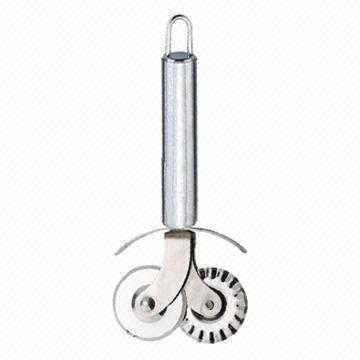 Stainless steel pizza cutter with two cutting wheels