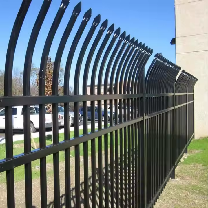 Aço Palisade cercando os limites de propriedades seguras