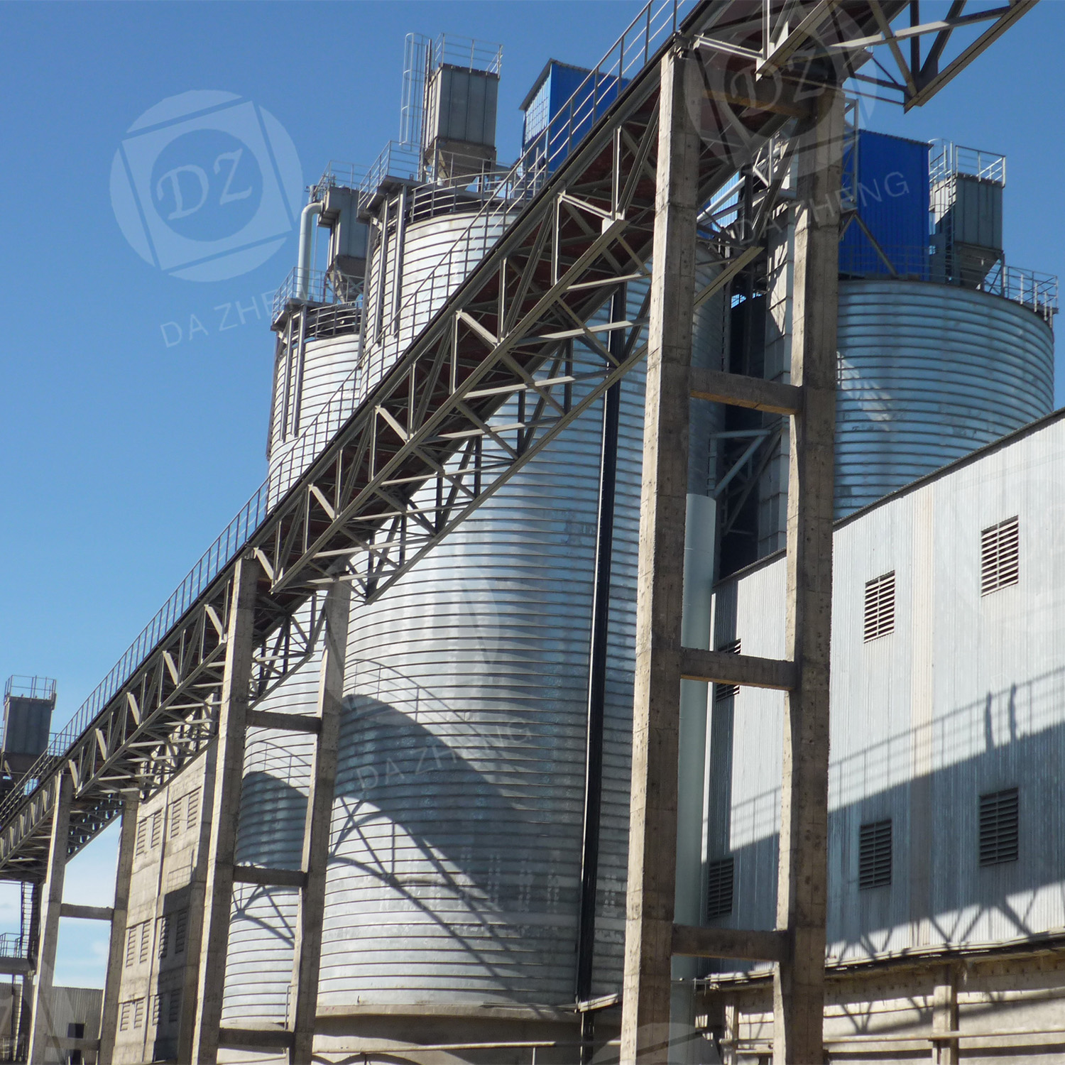 Welded steel plate silo for material storage
