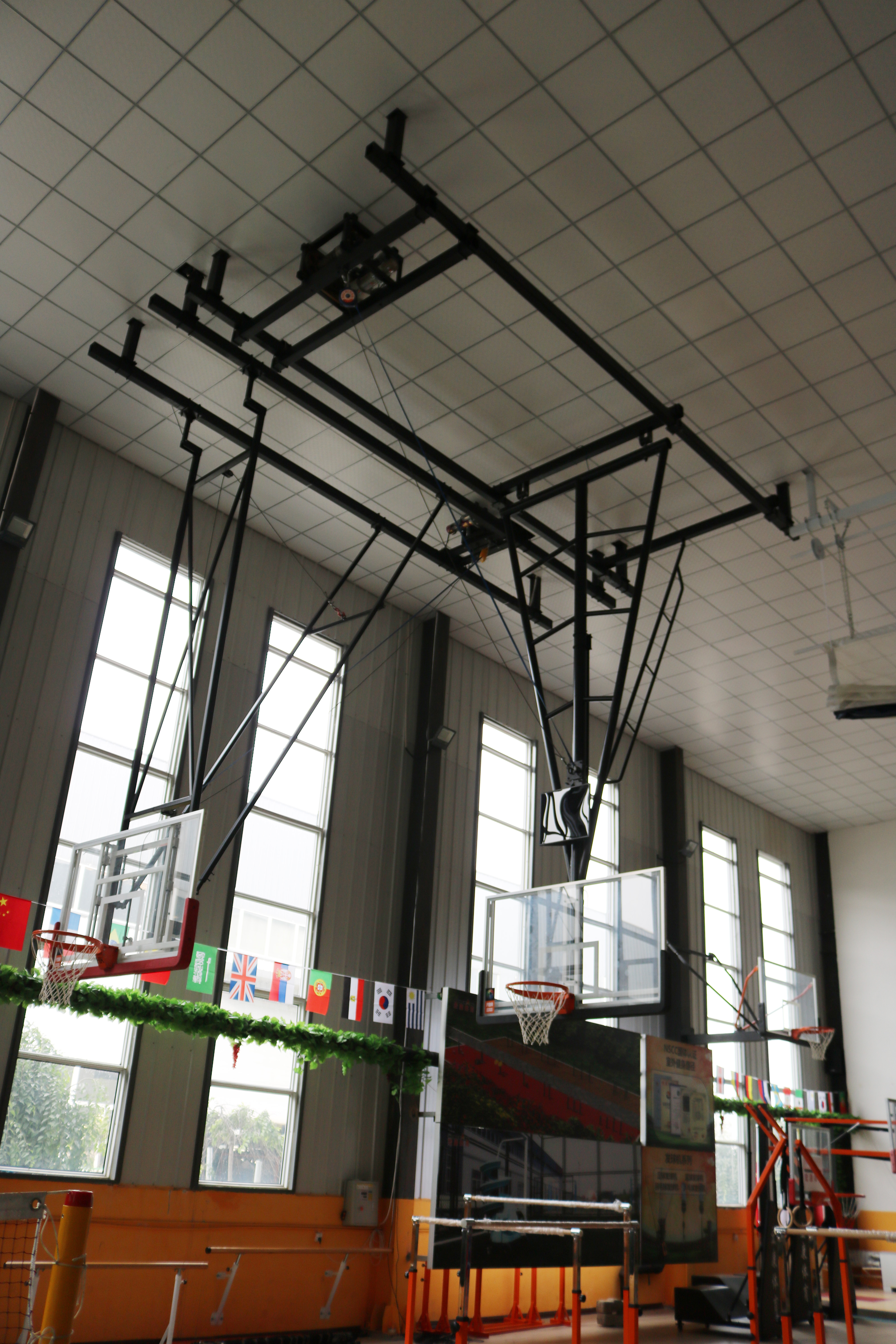 Portable Cantilever Basketball Board