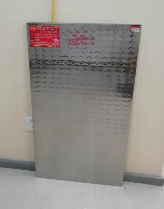 Pig electric heating plate for heat preservation