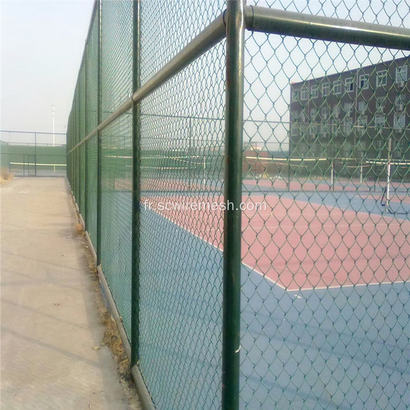 Barrière de mailles PVC verte pour terrain de sport