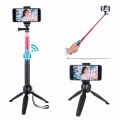 Selfie stick con adattatore per treppiede per fotocamera sportiva