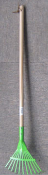 Raised Bed 15-Tine Leaf Rake by SJ-RK001