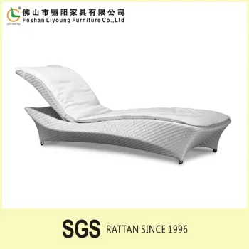 Fresh Style Hot Sale Patio Outdoor Summer poolside Adjustable white plastic wicker sun lounger beach lounge
