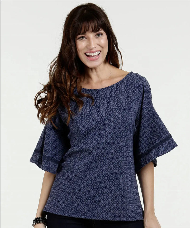 Top a mezza manica con design a camicetta svasata con scollo a O in chiffon